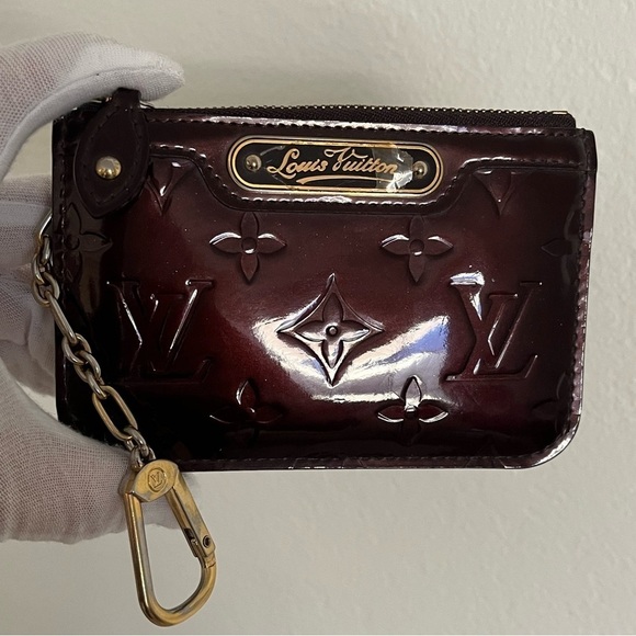 Louis Vuitton Accessories - Louis Vuitton Burgundy Vernis key Case Pouchette Amarante Monogram EUC
